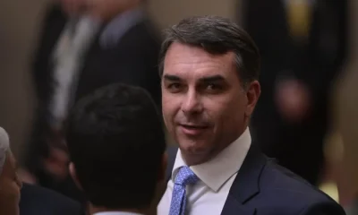 Marqueteiro de Flávio Bolsonaro, Marcello Lopes, deixa campanha após críticas internas