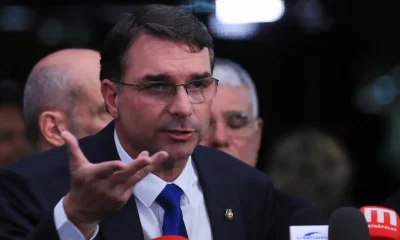 Datafolha: Conversas de Flávio Bolsonaro com Daniel Vorcaro têm impacto limitado no apoio à sua candidatura