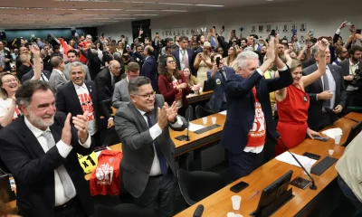 Comissão da Câmara aprova fim da escala 6x1 e jornada de 40 horas semanais
