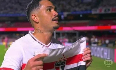 Flamengo tropeça novamente: Pulgar vira alvo de críticas em nova derrota para o São Paulo no Brasileirão