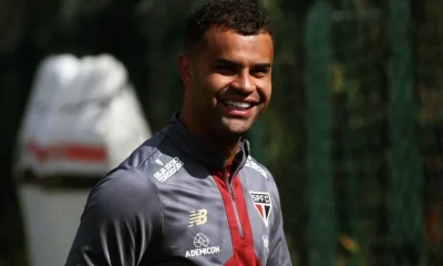 Marcelo Paz detalha recuo do Corinthians por Alisson e rebate críticas sobre valores acordados