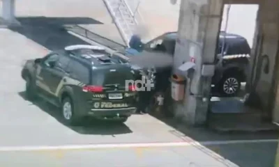 Suspeitos de agressão ao cão Orelha retornam dos EUA e são recebidos pela polícia em Guarulhos