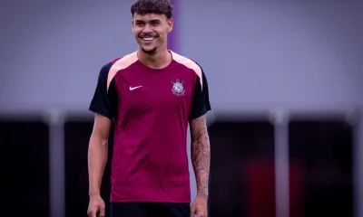 Corinthians: Negociação de zagueiro em risco, dívida milionária e reforço no ataque para 2026