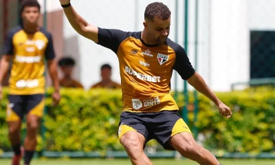 Corinthians pede desculpas a Alisson após negociação frustrada com o São Paulo e expor atleta