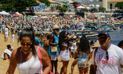 Festa de Iemanjá no Rio Vermelho: De Oferenda de Pescadores a Evento Turístico Milionário