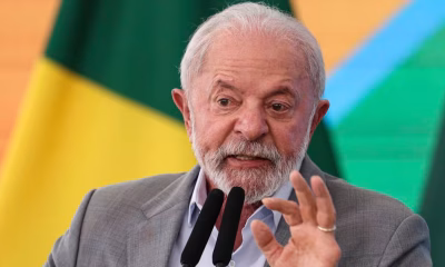 PT orienta militantes a evitar propaganda eleitoral em desfile que homenageia Lula no Rio de Janeiro
