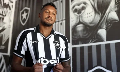 Botafogo oficializa a contratação do experiente volante Edenílson até o fim de 2026