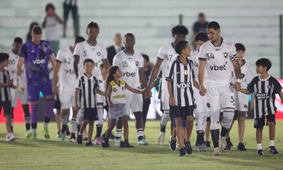 Artur, Justino e Arthur Novaes brilham e comandam vitória do Botafogo sobre o Boavista na Taça Rio