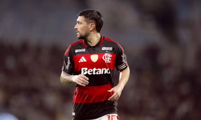 Arrascaeta atinge 100 gols, completa quarteto histórico de artilheiros do Flamengo e levanta debate sobre sucessão