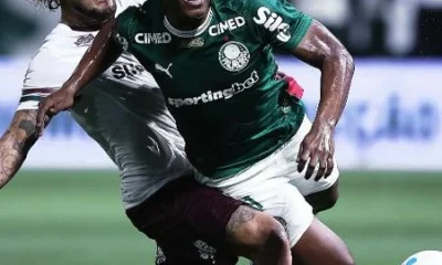 Arias reencontra Fluminense: cartão, xingamentos e apoio da torcida rival marcam volta aos gramados
