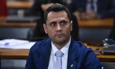 Republicanos confirma Cleitinho Azevedo como candidato ao governo de Minas; Nikolas Ferreira e Flávio Bolsonaro analisam cenário
