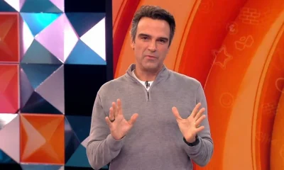 Tadeu Schmidt brinca com Maxiane eliminada sobre beijo de Marciele e Jonas no BBB 26, gerando repercussão