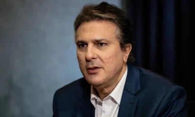 Camilo Santana ignora Ciro Gomes e afirma que só dialogará com adversário "na Justiça"