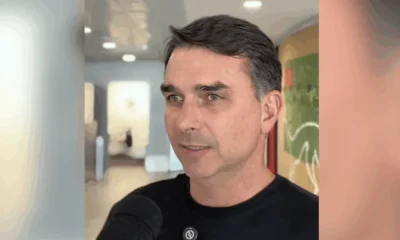 Flávio Bolsonaro minimiza ausência de Lula na posse de Kast no Chile e critica 'intolerância' do presidente