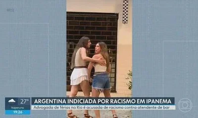 Argentina: Turista sob investigação por racismo alega que imitação de macaco foi 'brincadeira' com amigas