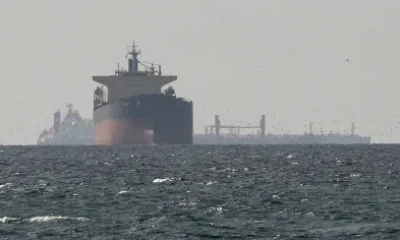 Plano de Trump para escoltar navios em Ormuz enfrenta ceticismo de especialistas devido a altos riscos e baixa eficácia