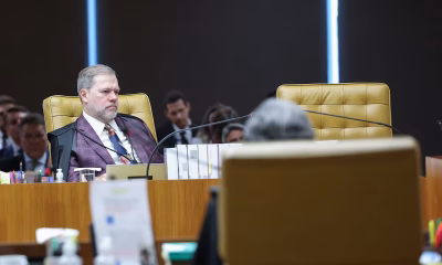 Delegados da PF criticam Toffoli por decisões no Caso Master, alegando risco à investigação