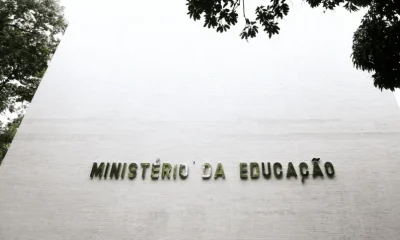 MEC impõe sanções severas a 57 cursos de medicina por desempenho insatisfatório no Enamed 2025