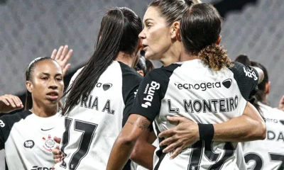 Corinthians goleia América-MG e conquista primeira vitória em casa no Brasileirão Feminino