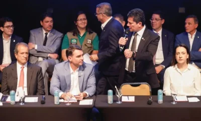 Prefeitos do PL no PR ameaçam debandada após chegada de Moro; Ratinho Junior e vice-governador saem do partido