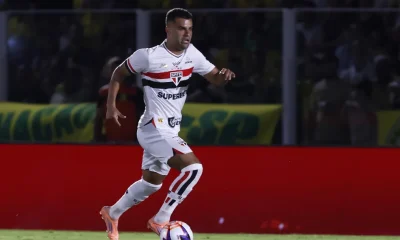 Dorival Júnior nega troca de jogadores e descarta ceder atletas do Corinthians em negociação por Alisson