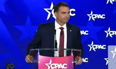 Irmãos Bolsonaro são acusados de "traição" e "entreguismo" após oferta de minerais brasileiros aos EUA na CPAC