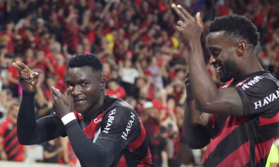 Athletico-PR atropela o Botafogo em casa e assume vice-liderança do Brasileirão com goleada