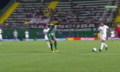 Atlético-MG domina o primeiro tempo e goleia Chapecoense na Arena Condá pelo Brasileirão