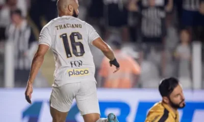 Vídeo de Neymar 'caindo' em lance inusitado no jogo do Santos viraliza e gera debates nas redes sociais