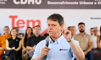 Tarcísio repudia tentativa do PT de se apropriar de obras em São Paulo e rebate Haddad em evento