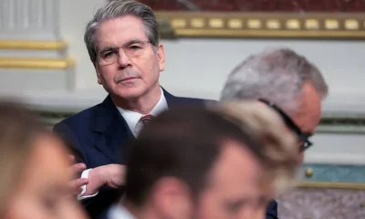 Scott Bessent reúne CEOs de grandes bancos para discutir riscos do novo modelo de IA da Anthropic