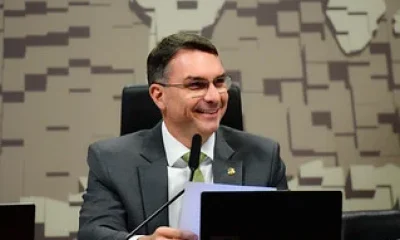 Flávio Bolsonaro lidera pesquisas para 2026 em cenários de 1º e 2º turno, aponta Veritá