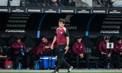 Fernando Diniz defende escalação repetida no Corinthians e prioriza conexão emocional sobre dados físicos