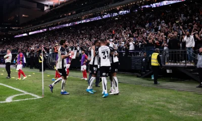 Corinthians dispara na liderança do Grupo E da Libertadores após vitória sobre o Santa Fe