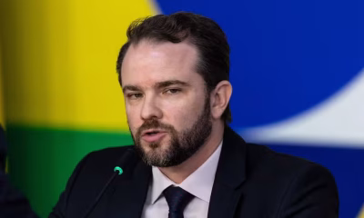 Programa de Renegociação de Dívidas do Governo Federal Pronto para Anúncio Pós-Retorno de Lula, Afirma Ministro Durigan