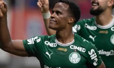Palmeiras escala Arias como titular contra Athletico-PR, com Vitor Roque no banco para a 12ª rodada do Brasileirão