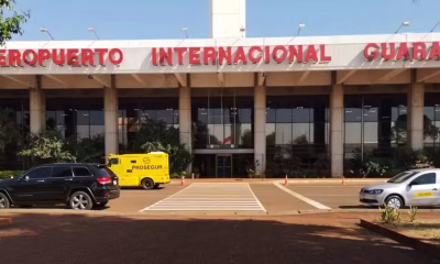 Avião com R$ 15 milhões e dólares cai no Paraguai; populares saqueiam fortuna