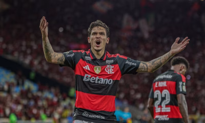 Flamengo vence o Vitória com golaços no Maracanã e larga na frente na Copa do Brasil