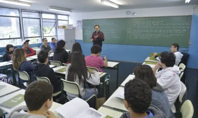 Piso do Magistério: Salário Mínimo Docente Atinge R$ 5,1 Mil em 2026 com Reajuste de 5,4%