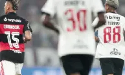 Flamengo vence Vasco pela primeira vez em 2026 após expulsão e alivia pressão no Carioca