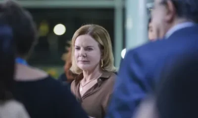 Gleisi Hoffmann critica "aliança vergonhosa" no Senado após rejeição de Jorge Messias para o STF