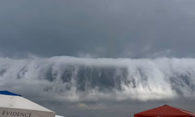 Nuvem Prateleira Espetacular Surpreende Banhoistas em Bertioga com Fenômeno Meteorológico Incomum