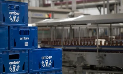 Ambev (ABEV3) registra lucro líquido de R$ 3,886 bilhões no 1º trimestre de 2026, com avanço de 2,1% ante 2025