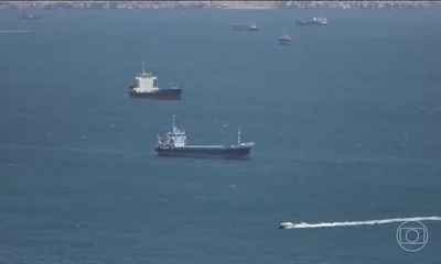 Crise no Estreito de Ormuz: Governo Americano Alerta para Situação Crítica de 20 Mil Tripulantes Civis em Navios Paralisados
