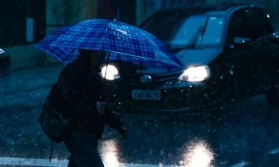 Frente Fria Causa Vendaval de Mais de 100 km/h na Grande Porto Alegre e Derruba Temperaturas