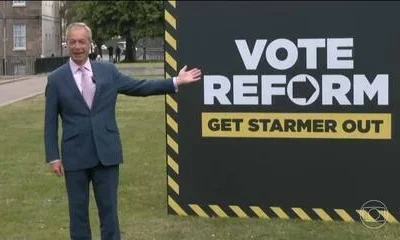 Extrema-direita britânica avança em eleições municipais e desafia bipartidarismo histórico