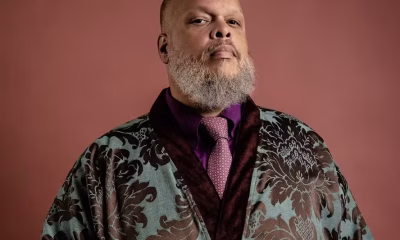 Ed Motta é alvo de críticas após incidente em restaurante no Rio; funcionário relata ofensas