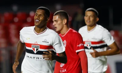 São Paulo goleia Ibrachina e crava duelo com Cruzeiro na final da Copinha em busca do hexa