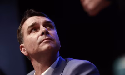 Flávio Bolsonaro explica repasse de dinheiro de Vorcaro para filme via fundo de advogado de Eduardo